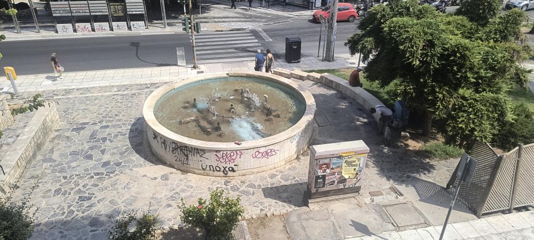 πλατεια κορναρου συντριβανι