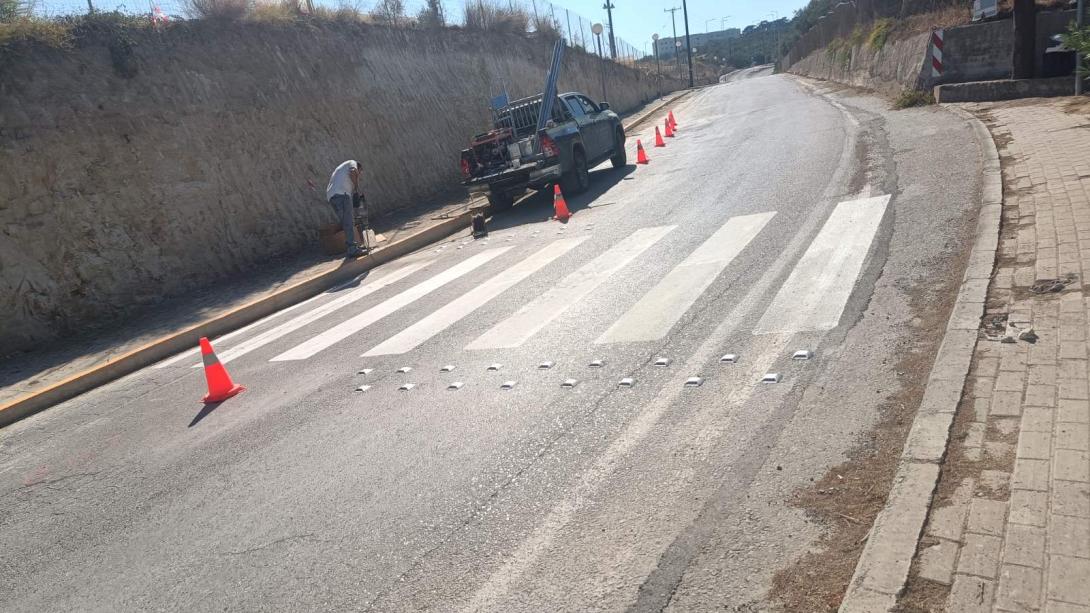 πεζοδρομιο στο δρομο του ΙΤΕ