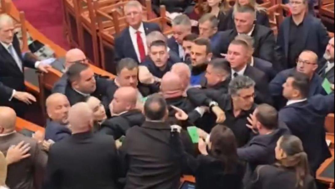 Επεισοδια Βουλη Αλβανια