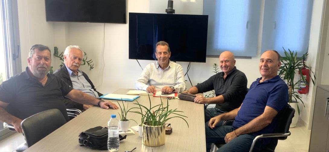 Συνάντηση για την αξιοποίηση του λιμενίσκου στις Γούρνες.