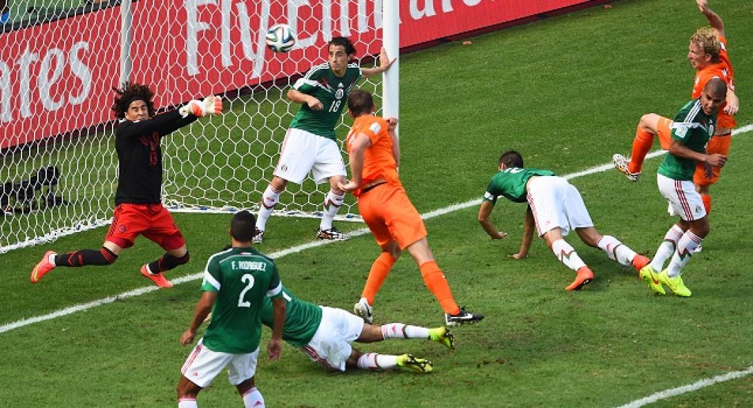 H Ολλανδία πήρε την πρόκριση κερδίζοντας 2-1 το Μεξικό