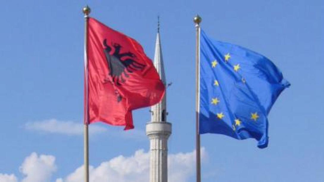 Ρ.Πρόντι: Η ένταξη της Αλβανίας στην ΕΕ πρέπει να γίνει πριν από το 2020