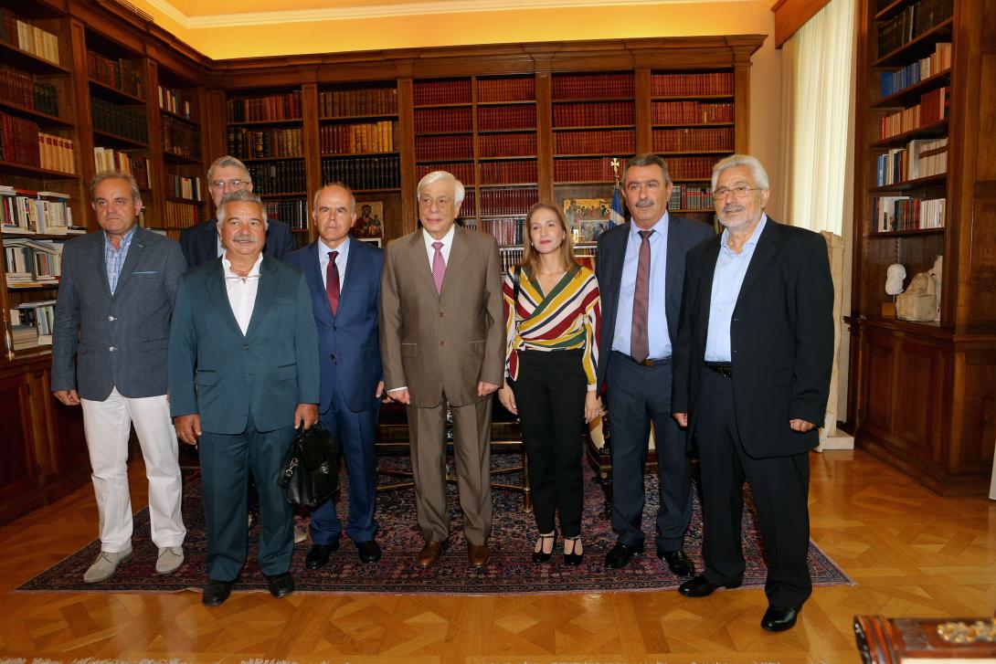 παυλόπουλος αποκεντρωμένη