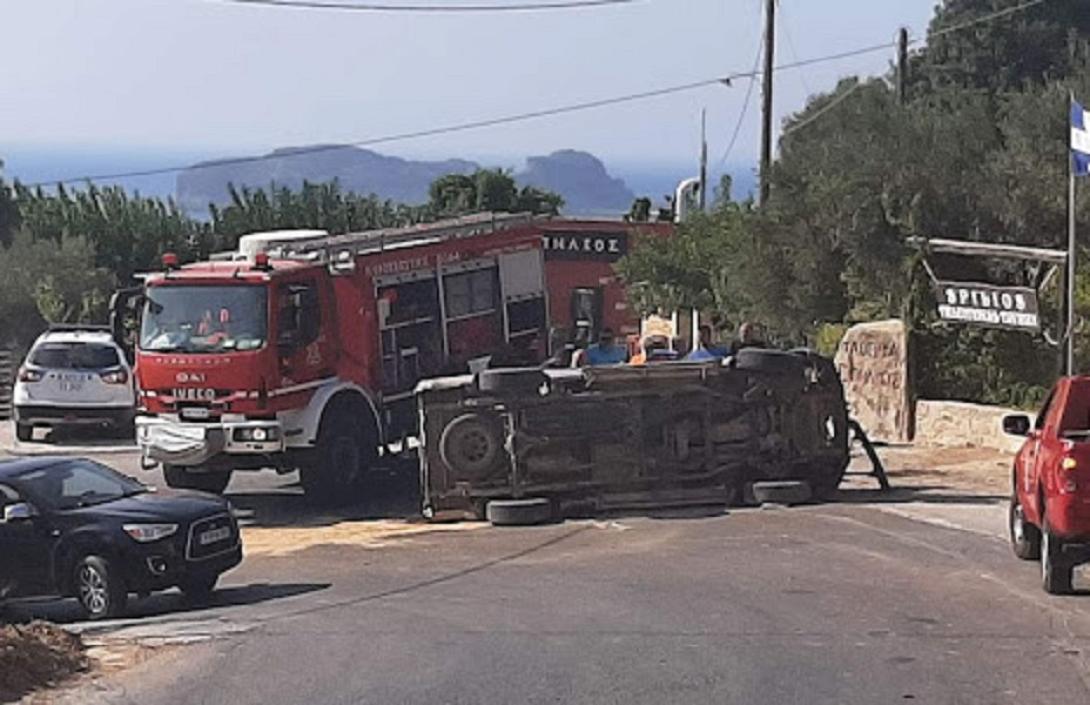 Το αναποδογυρισμένο αγροτικό 