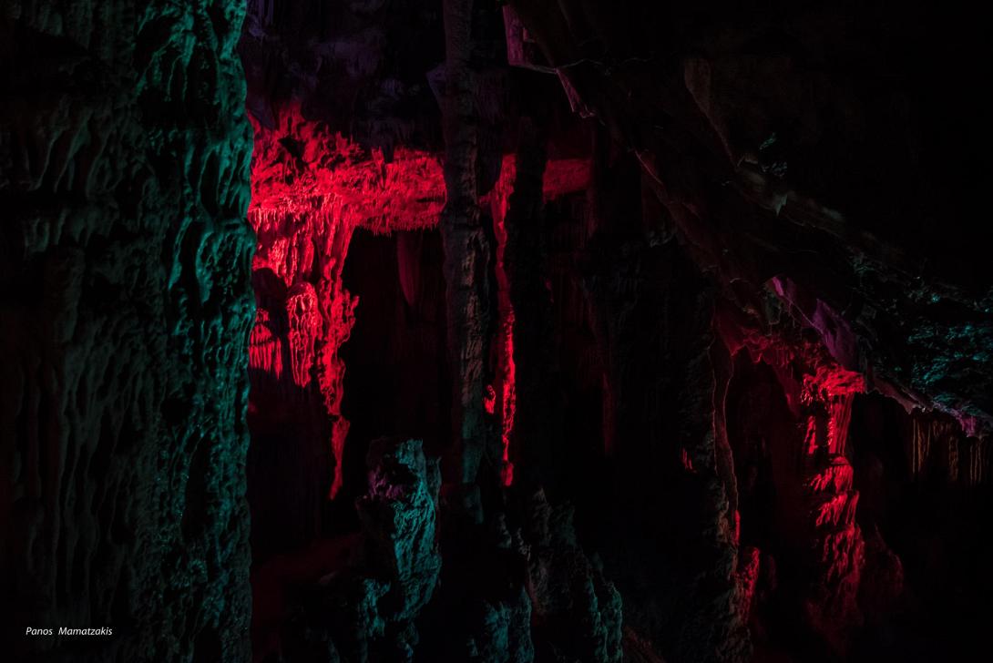 σπήλαιο σφενδόνη