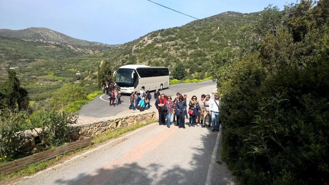 ξεναγοί γκουβερνιώτισσα