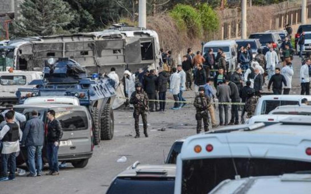 βομβιστική επίθεση στο Ντιγιάρμπακιρ