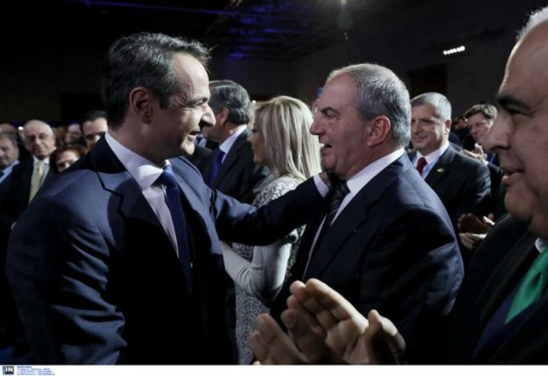 κυριακος μητσοτακης κωστας καραμανλης.jpg