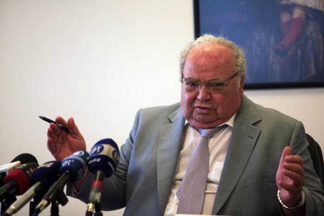 Λ.Ρακιντζής: Ο γιατρός - μαϊμού τη &quot;γλυτώνει&quot; λόγω...παραγραφής