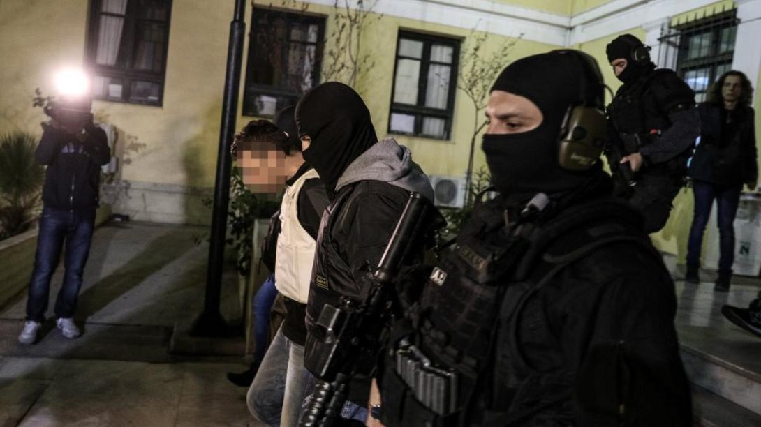 επαναστατικη αυτοαμυνα.jpg