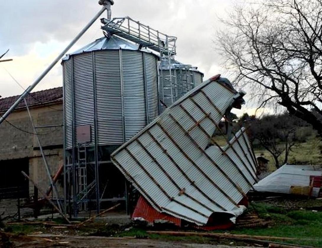 Τρικαλα ανεμοστροβιλος (αρχειου)