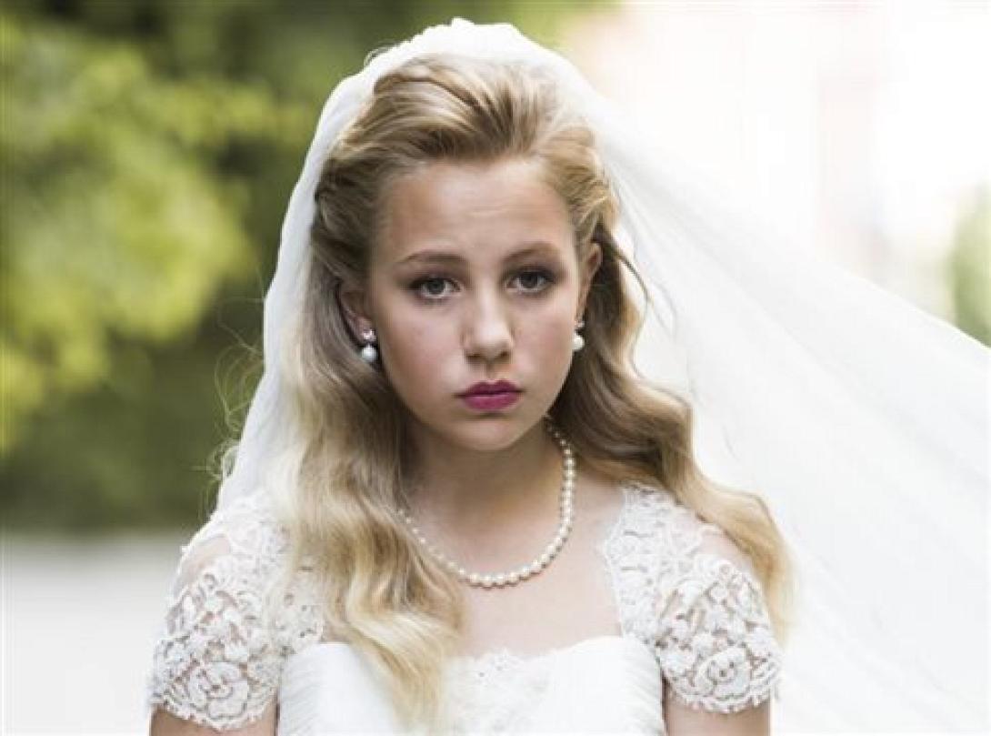 "Είμαι η Τhea, 12 ετών και παντρεύομαι" η καμπάνια κατά του γάμου παιδιών