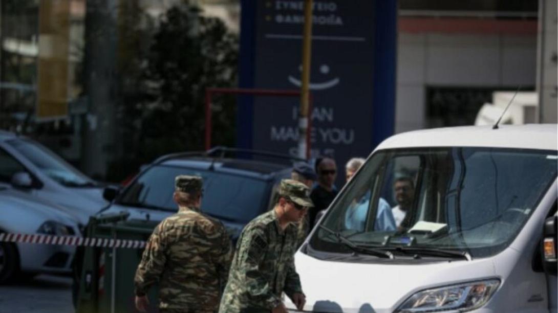 Η χειροβομβίδα απομακρύνθηκε με τη συνδρομή πυροτεχνουργών 