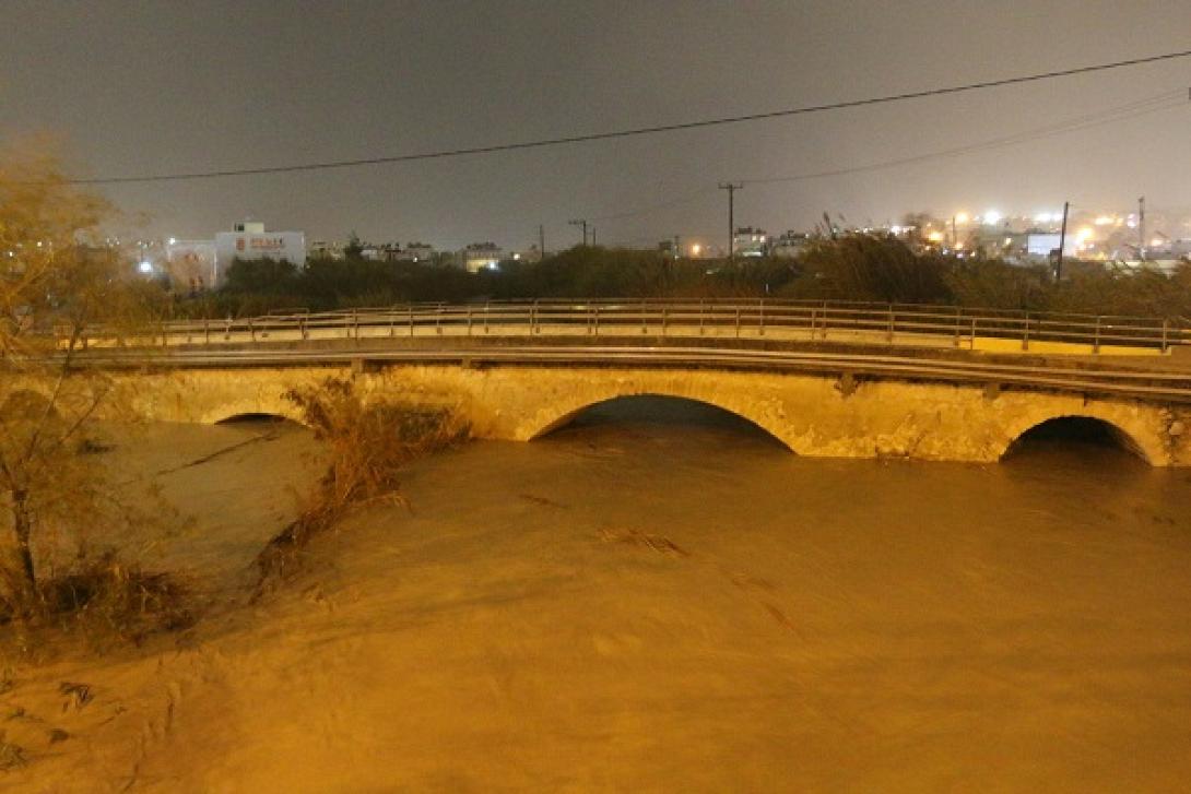 &quot;Παγοδρόμιο&quot; οι δρόμοι της Κρήτης - Ατυχήματα και προβλήματα - Προσοχή στους οδηγούς