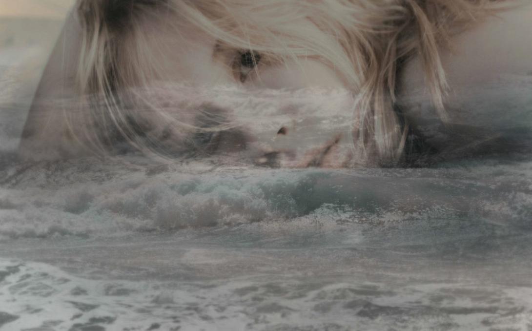 γυναίκα-θάλασσα