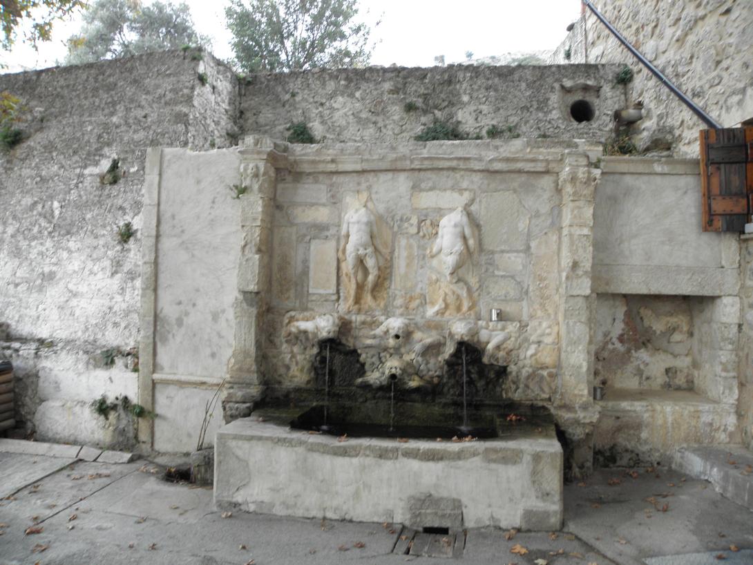 κρηνη.jpg