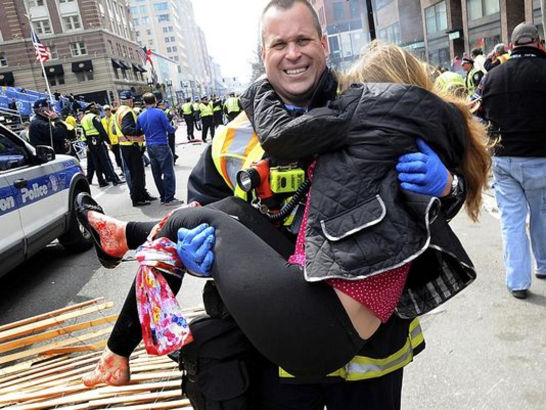 635555615627293661-ap-boston-marathon-tourniquet.jpg