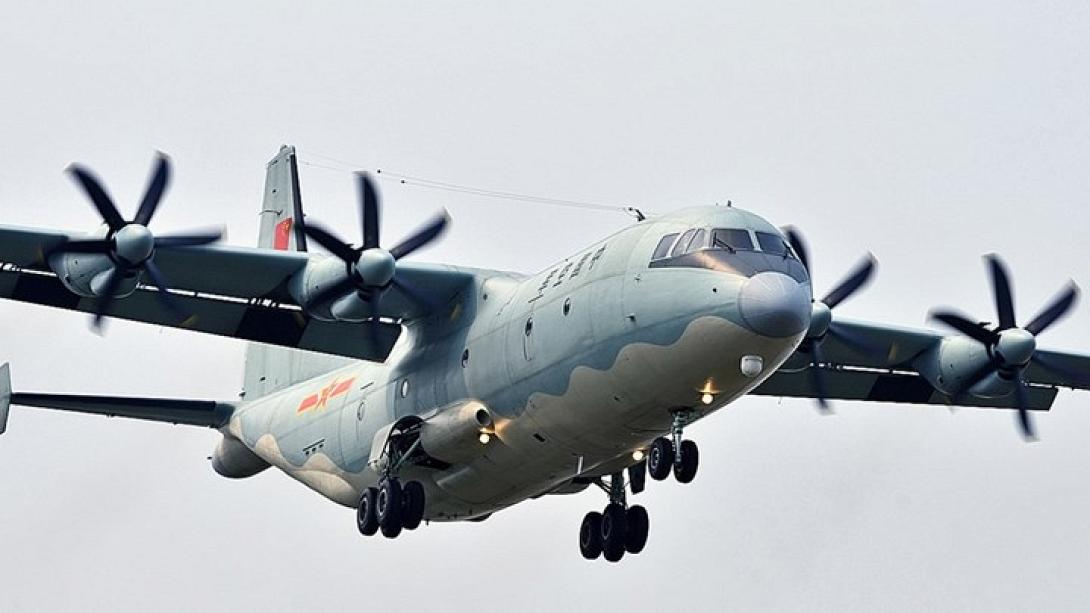 στρατιωτικο αεροσκαφος