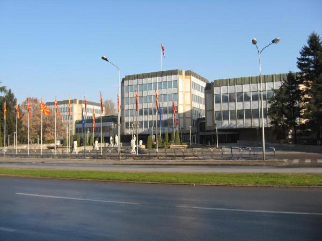 ΠΓΔΜ: Εκτόξευσαν όλμους στο κτίριο της κυβέρνησης