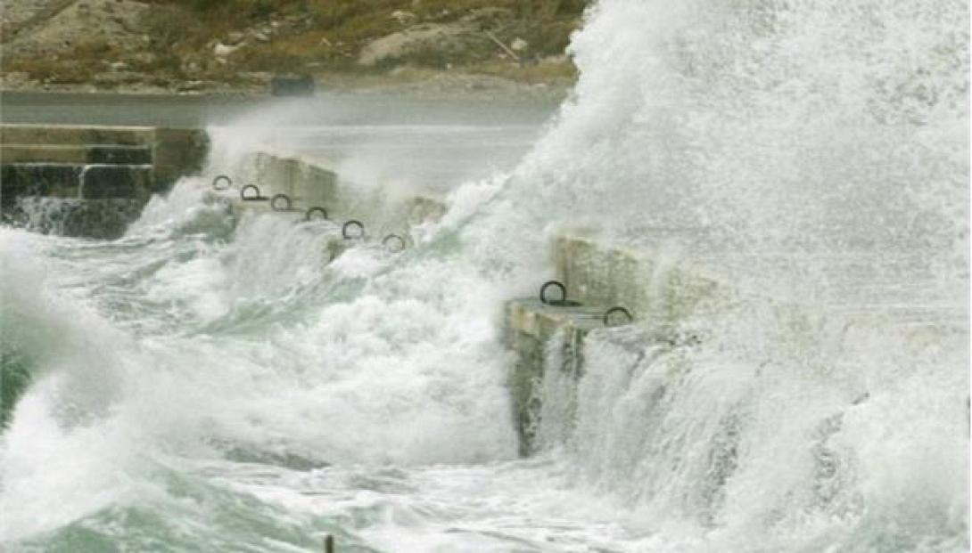 Ζημιές από την κακοκαιρία σε Λέσβο και Χίο	