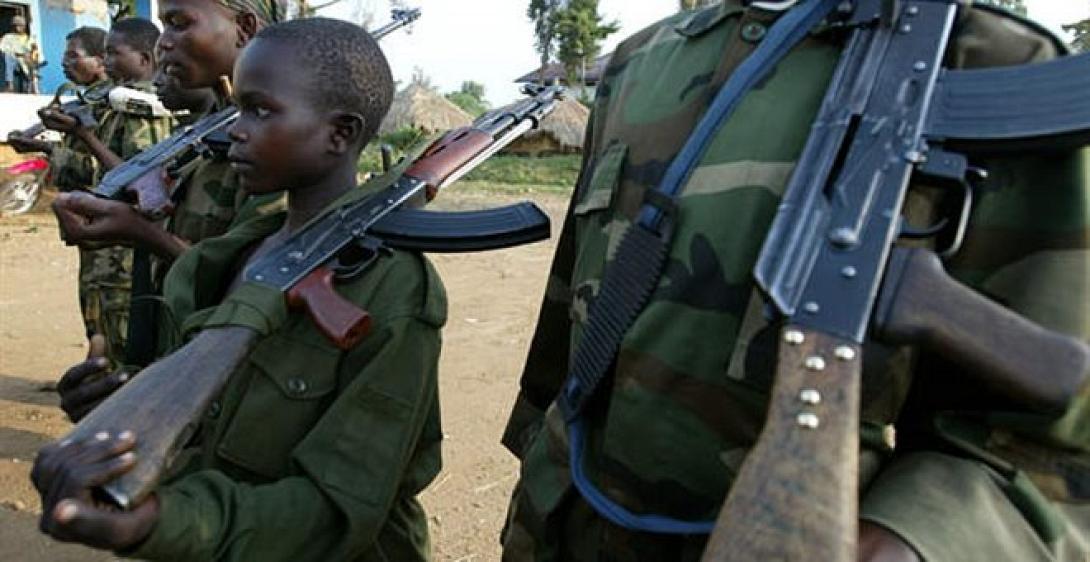 Παδιά -  στρατιώτες με τη βία στο Σουδάν