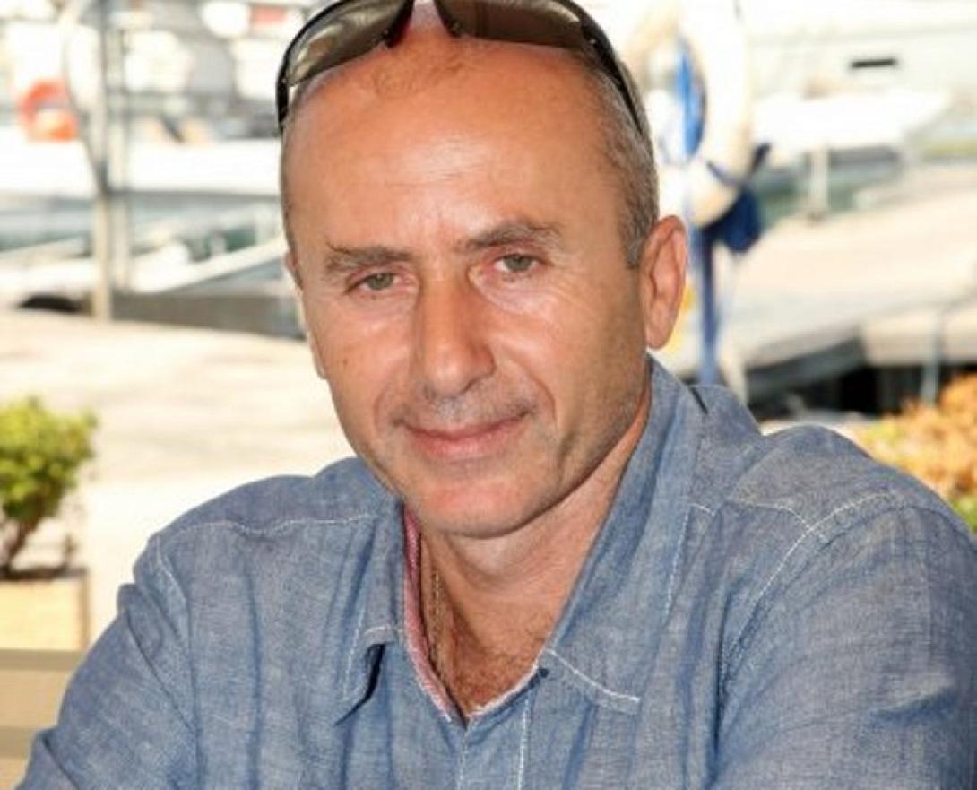 νίκος αντωνακάκης