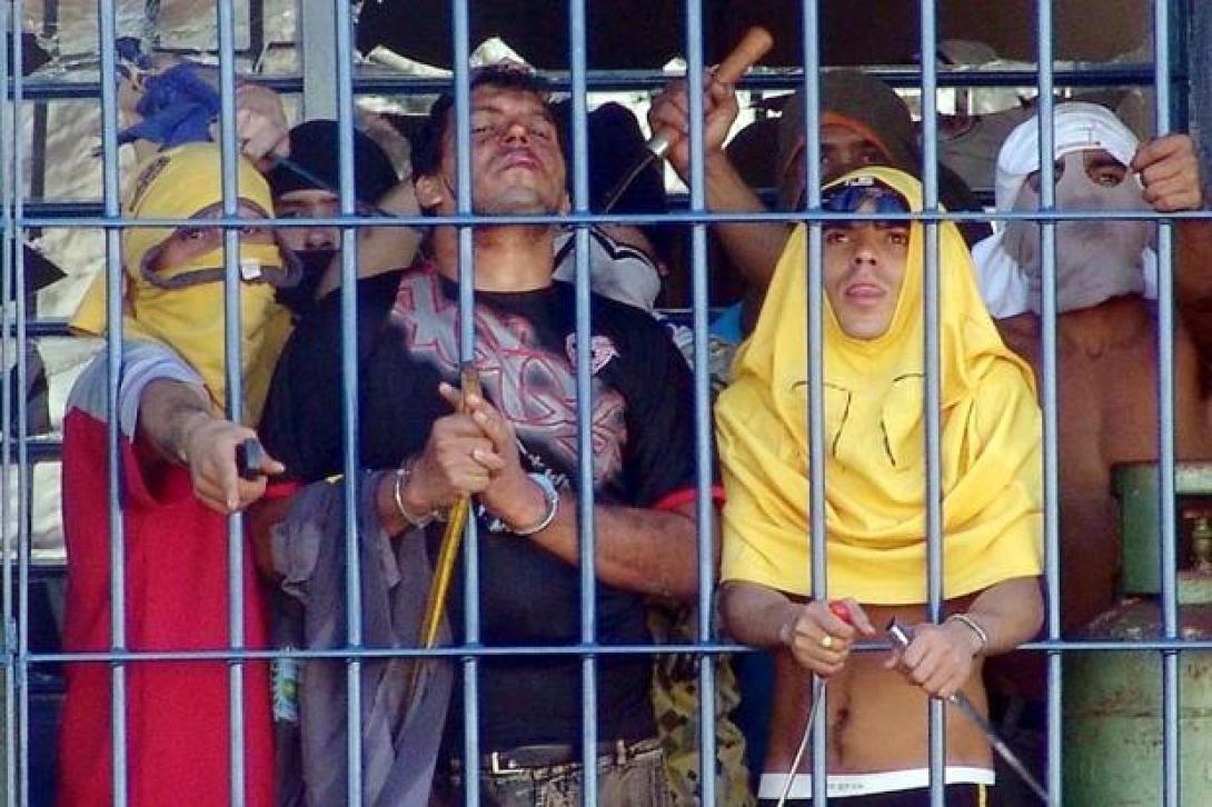 Αιματηρή εξέγερση φυλακισμένων στη Βραζιλία