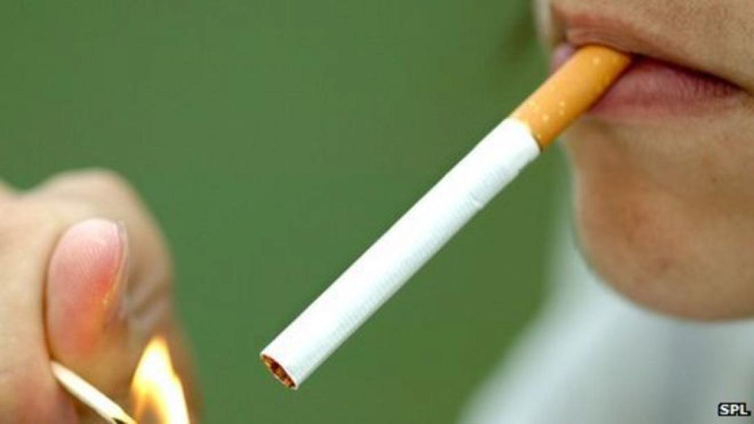 _72131250_young_smoker-spl-1.jpg