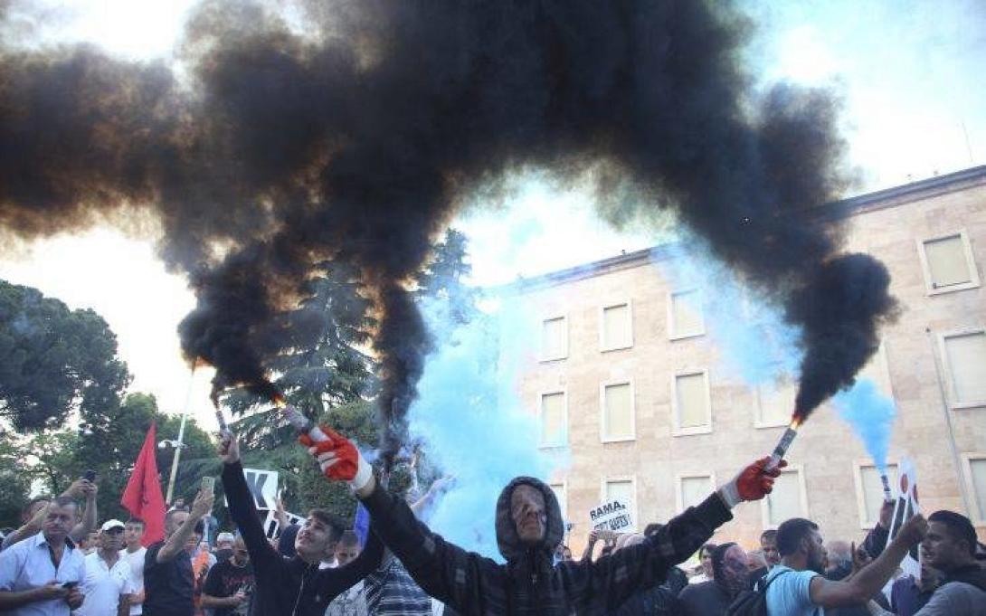 aa06-735x459.jpg
