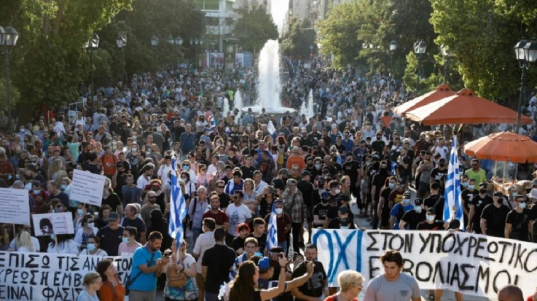 Αντιεμβολιαστές πραγματοποιούν  συγκέντρωση  αυτή την ώρα στην πλατεία Συντάγματος