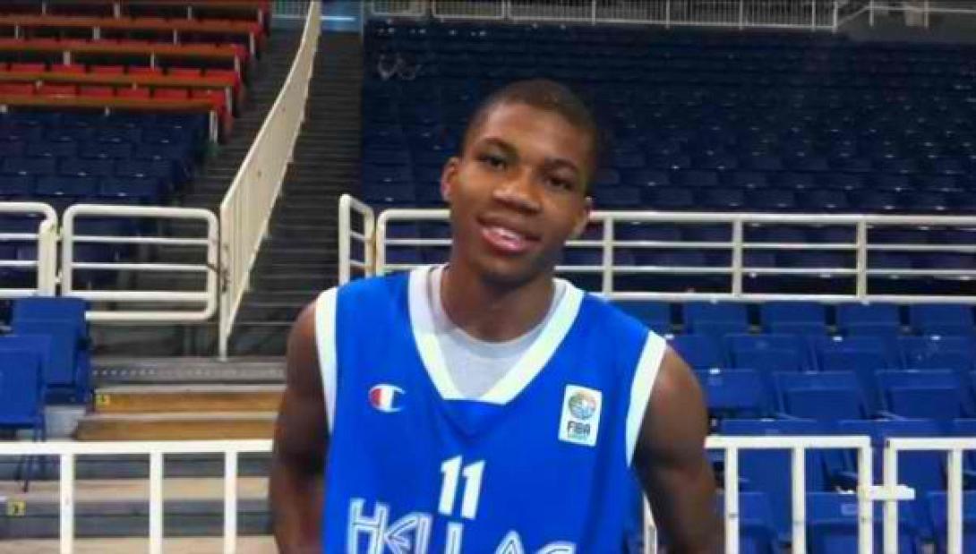 Με τον Γιάννη, τον Σοφοκλή και τ’ άλλα παιδιά