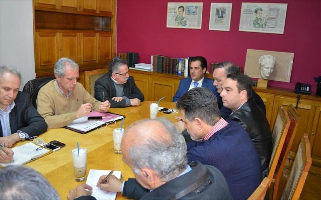 Μέτωπο φαρμακοποιών - υπουργείου κατά τρόικας