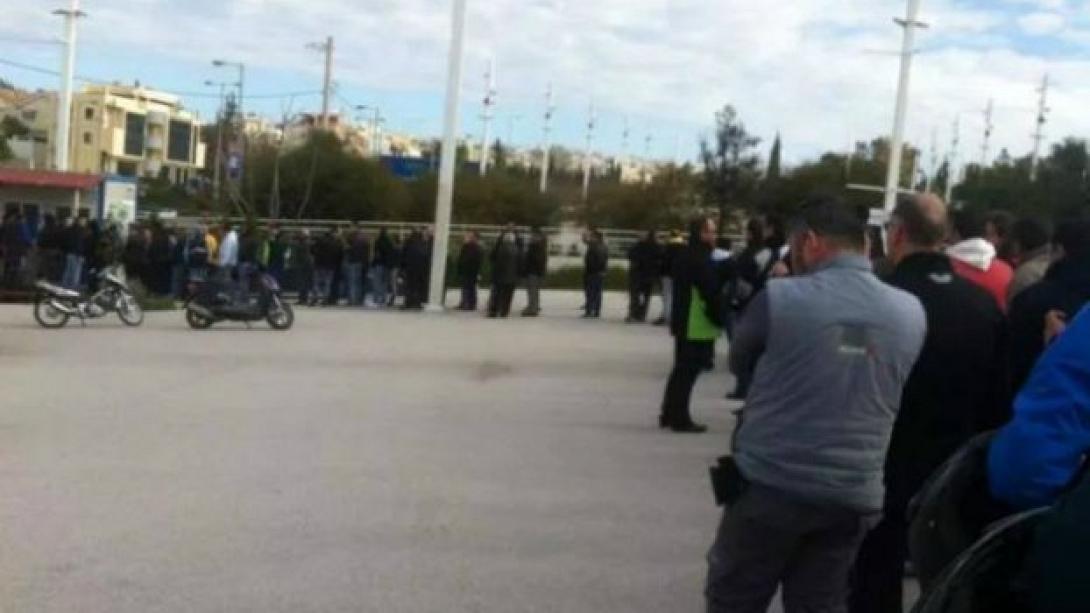 Ουρές από το ξημέρωμα για ένα εισιτήριο οι φίλοι της ΑΕΚ!