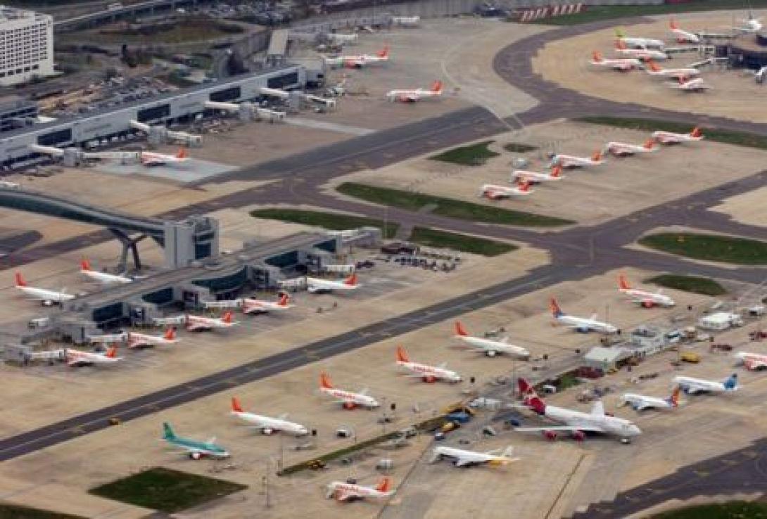 aerodromio-mantsester.jpg