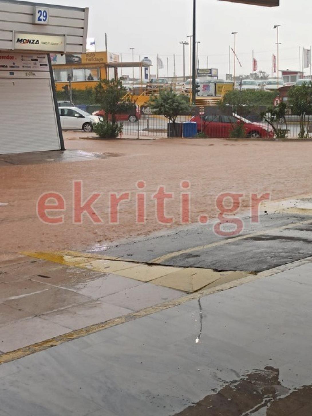 Πλημμύρες στο αεροδρόμιο