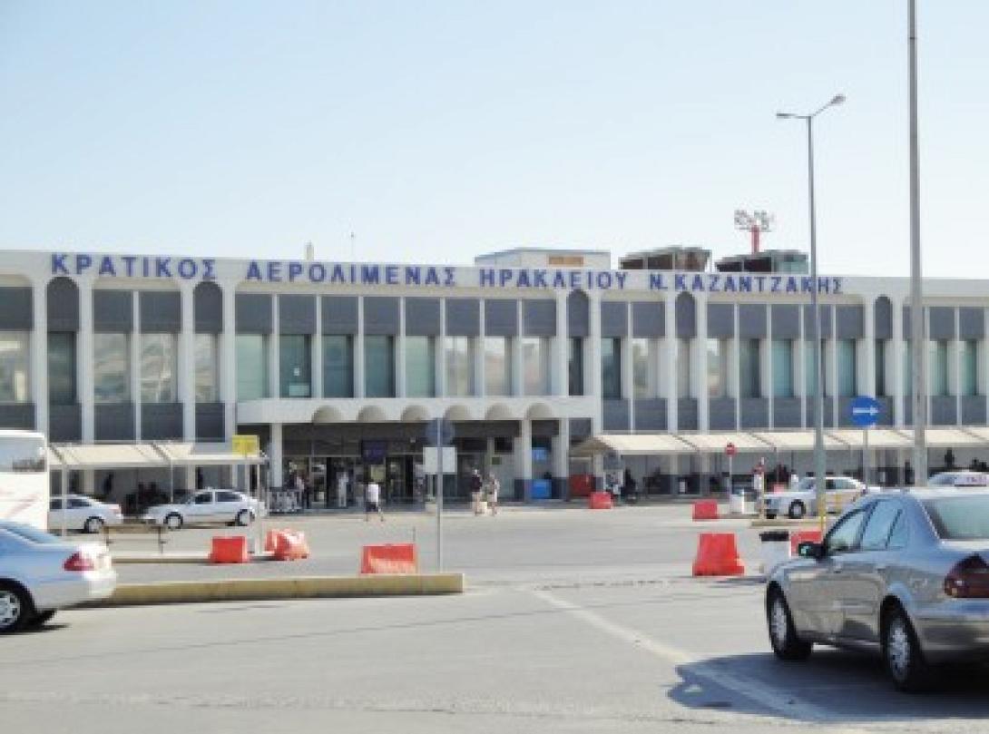 Τα πλαστά διαβατήρια τους... καθήλωσαν στο Ηράκλειο