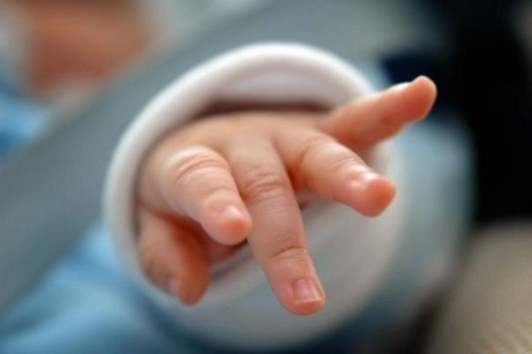 Αερογέφυρα ζωής για αγοράκι 8 ημερών από τη Λέσβο στην Αθήνα