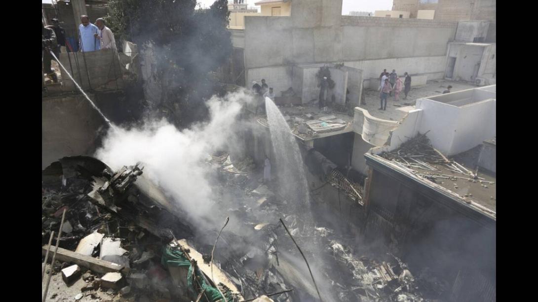 αεροπορικό δυστύχημα - Πακιστάν (φωτογραφία AP Photo)