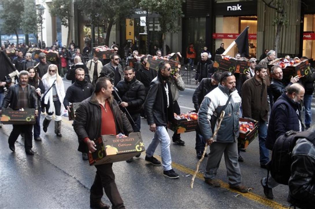 Ολοκληρώθηκε η συγκέντρωση διαμαρτυρίας των αγροτών έξω από τη Βουλή