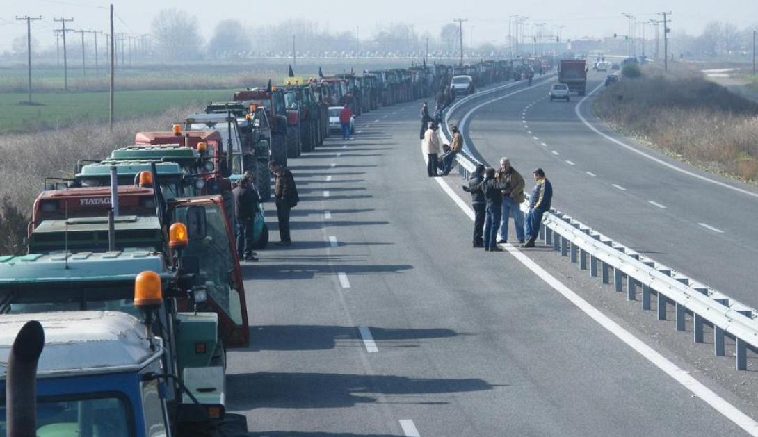 Λάρισα: Έκλεισαν οι αγρότες τον κόμβο Νίκαιας - Άνοιξε η Κουλούρα