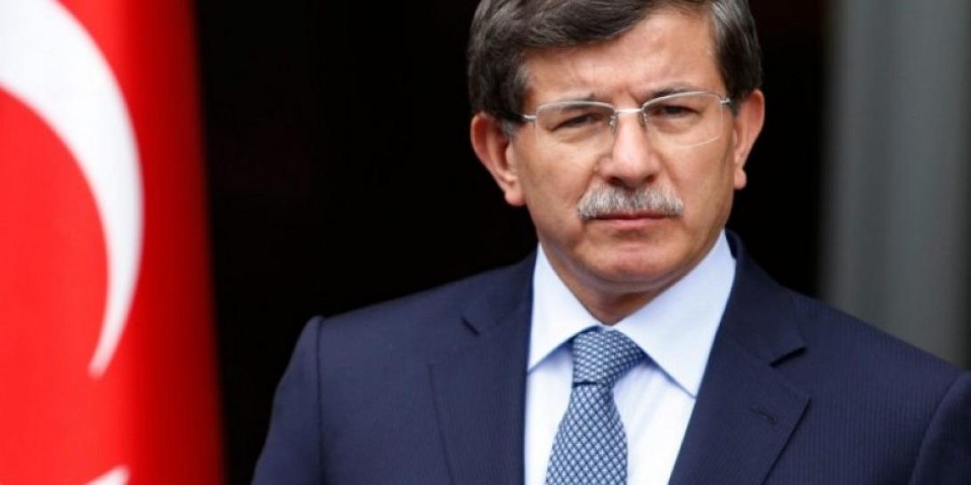 Ο Νταβούτογλου θα συμμετάσχει στην αυριανή πορεία στο Παρίσι 