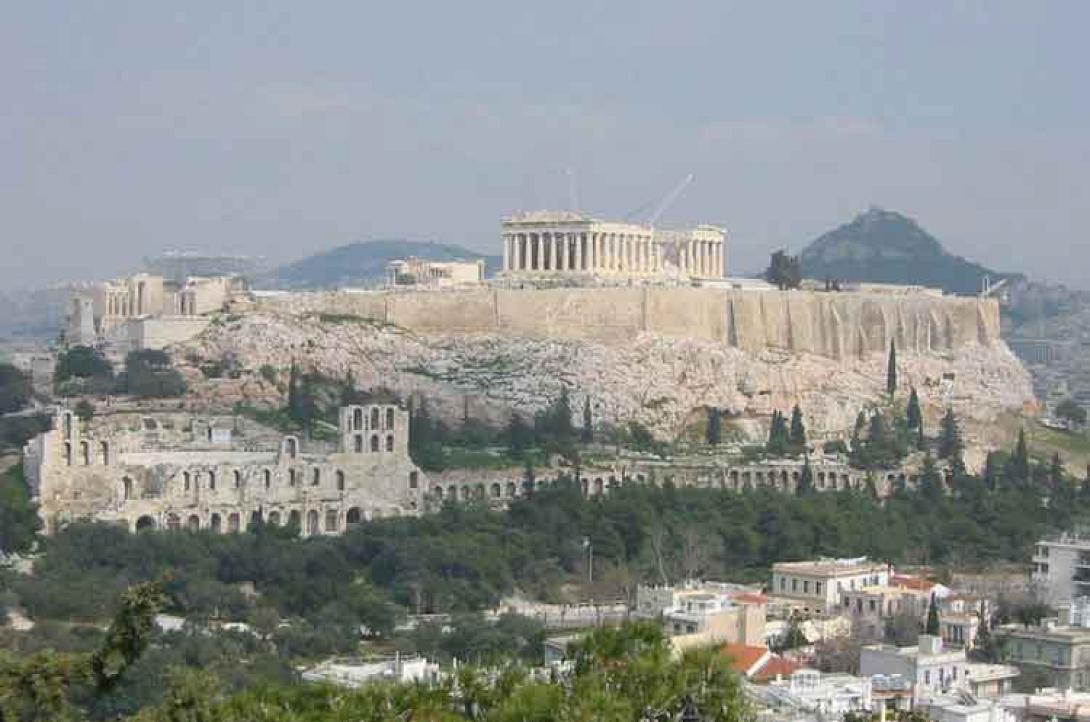 Λιμνάζουν τα νερά στον Ιερό Βράχο της Ακρόπολης-Προμελέτη στο ΚΑΣ για το πρόβλημα 