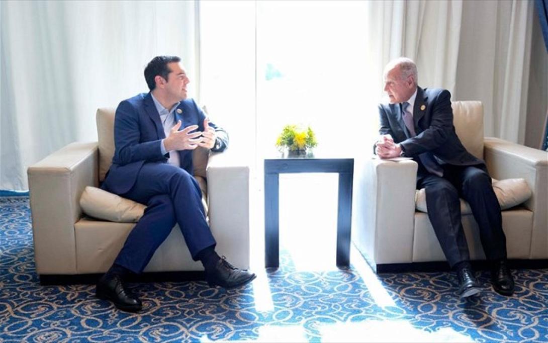 aleksis-tsipras-ampoul-geit.jpg