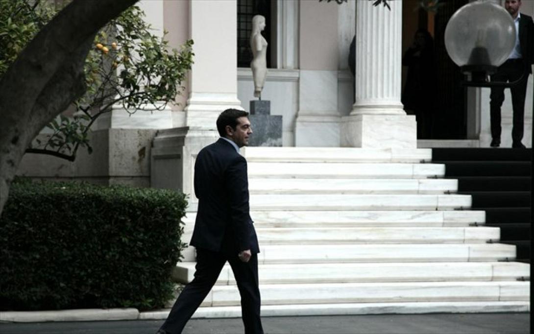 Συναντήσεις Αλ. Τσίπρα με Σ. Θεοδωράκη και Ε. Βενιζέλο