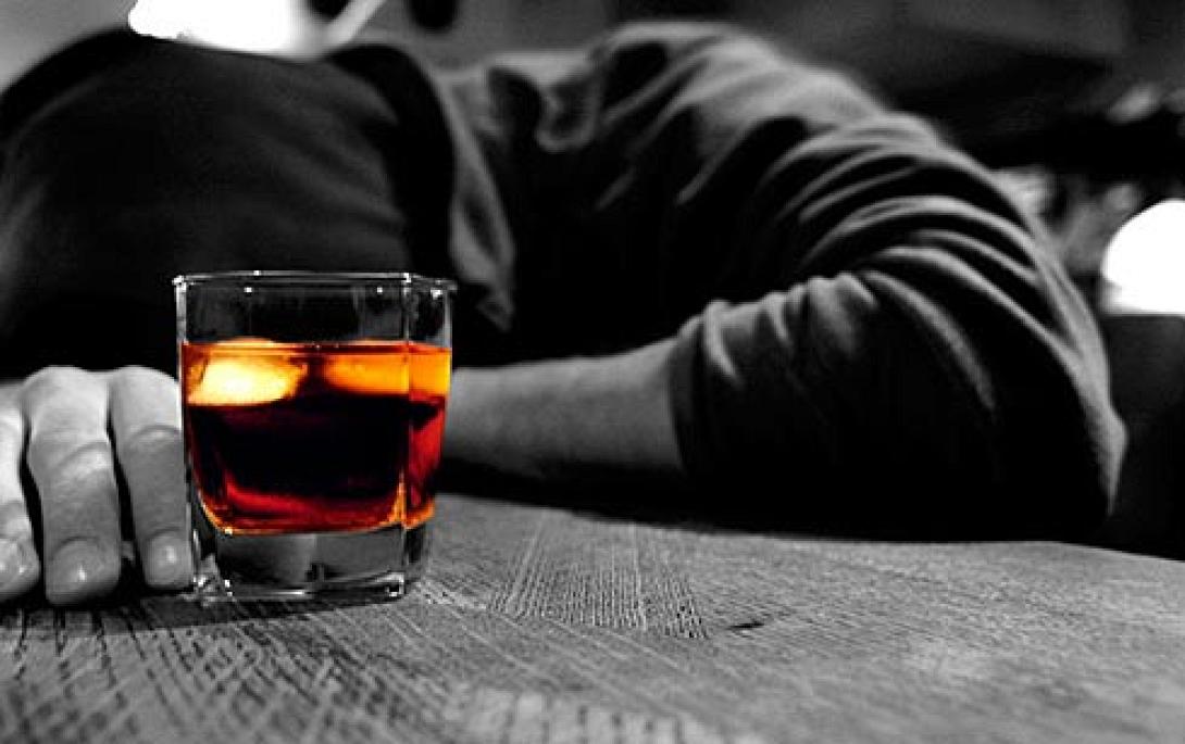 Έδιναν αλκοόλ σε ανήλικους και συνελήφθησαν