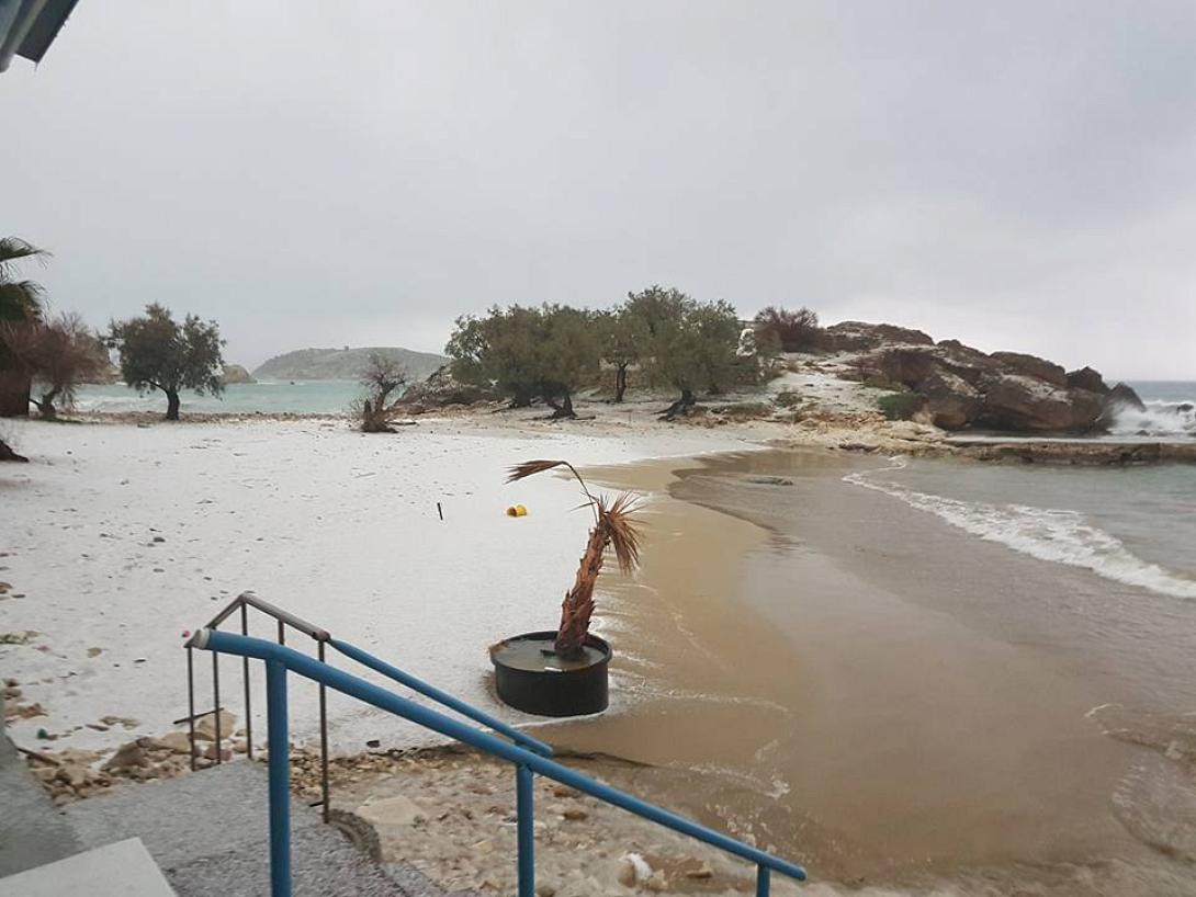 χιόνια παραλία