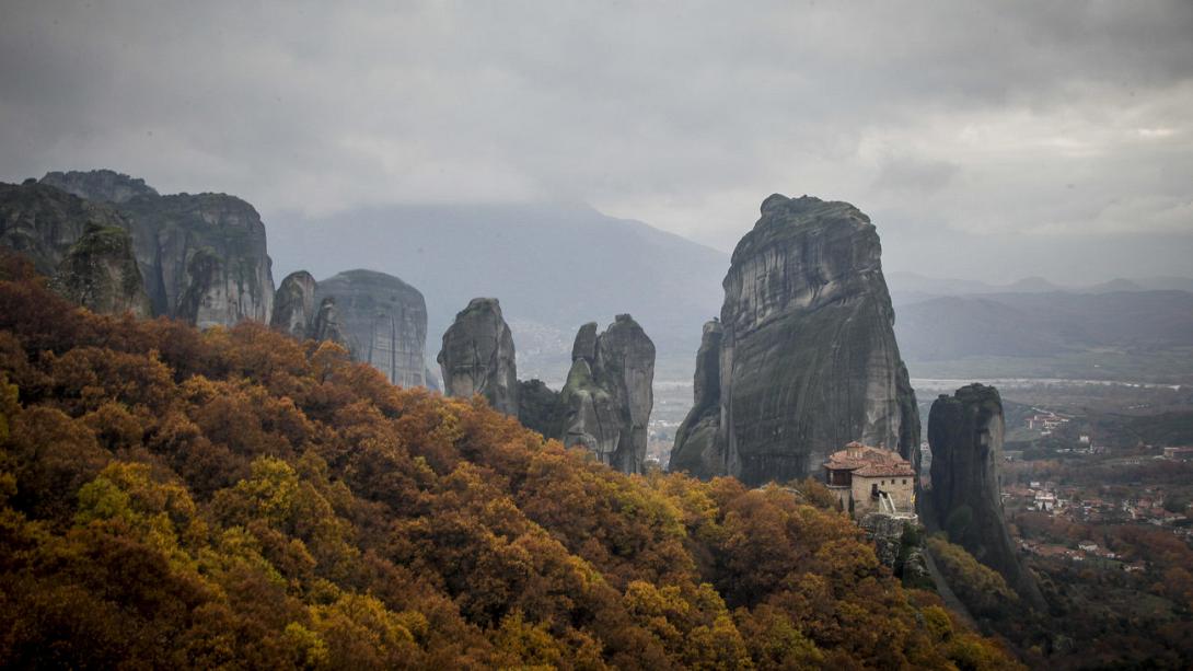 amerikanida-touristria-epese-apo-ta-metewra.w_hr.jpg