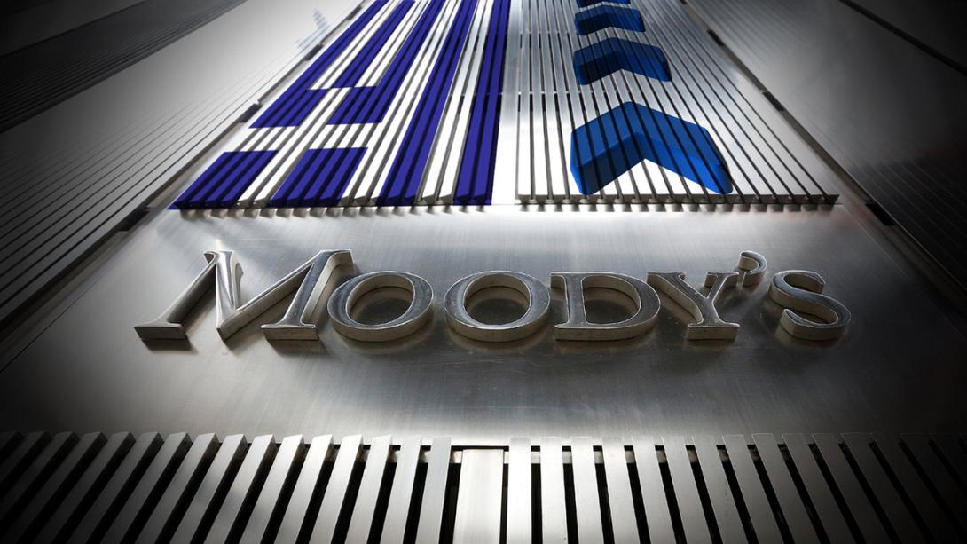 Ο οίκος Moody&#039;s απειλεί με υποβάθμιση την Ελλάδα