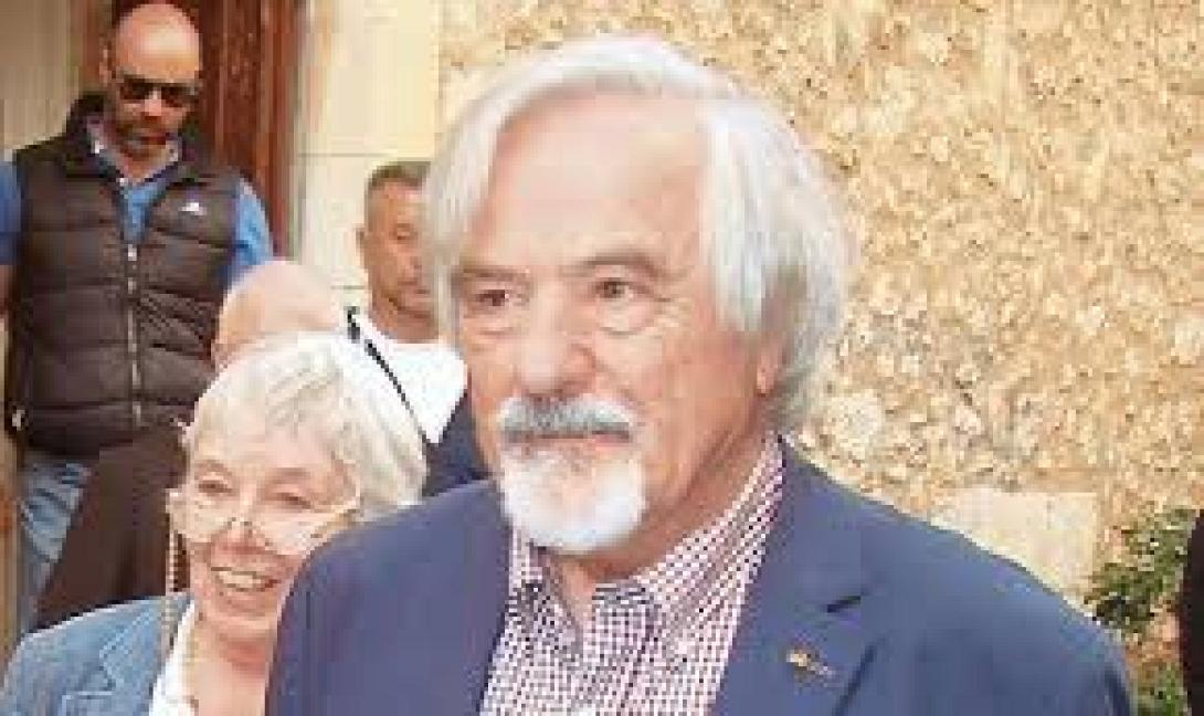 Να ανακληθεί η αναγόρευση Ρίχτερ, ζητά ο δήμος Βιάννου