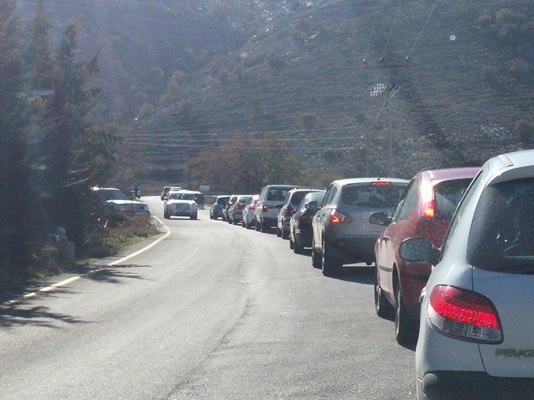 Μεγάλη ταλαιπωρία για όσους επέλεξαν βόλτα στα Ανώγεια (φωτορεπορτάζ)